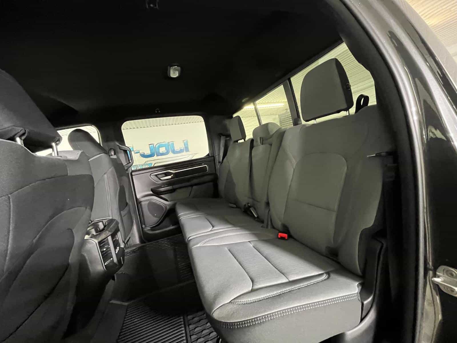 2024 RAM 1500 Big Horn - Image 12