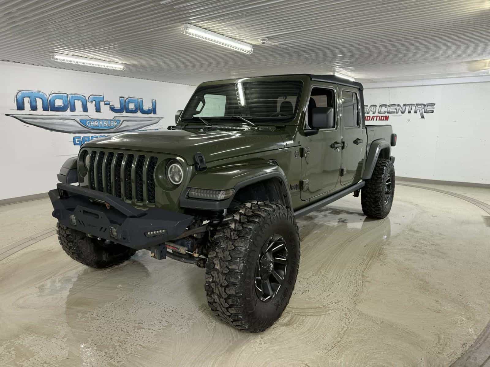 2022 Jeep Gladiator Sport Willy's - Image 1