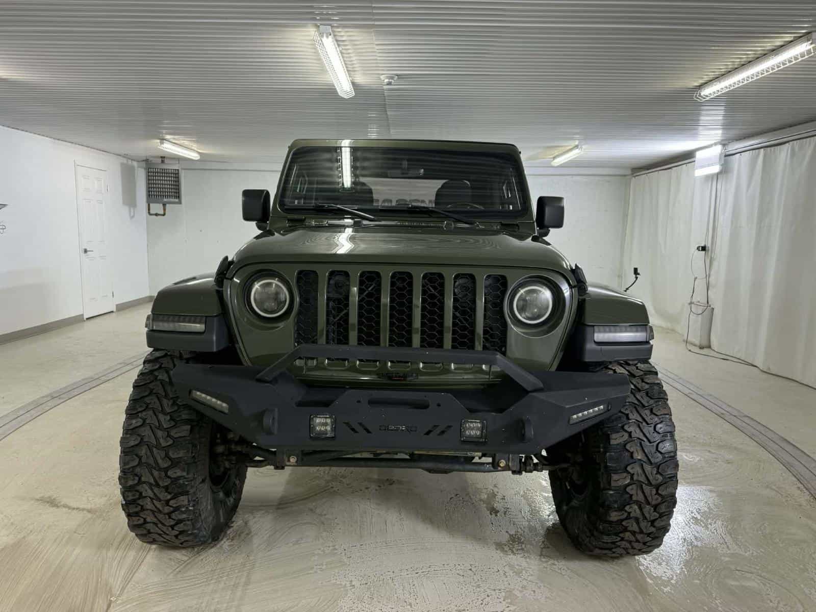 2022 Jeep Gladiator Sport Willy's - Image 8