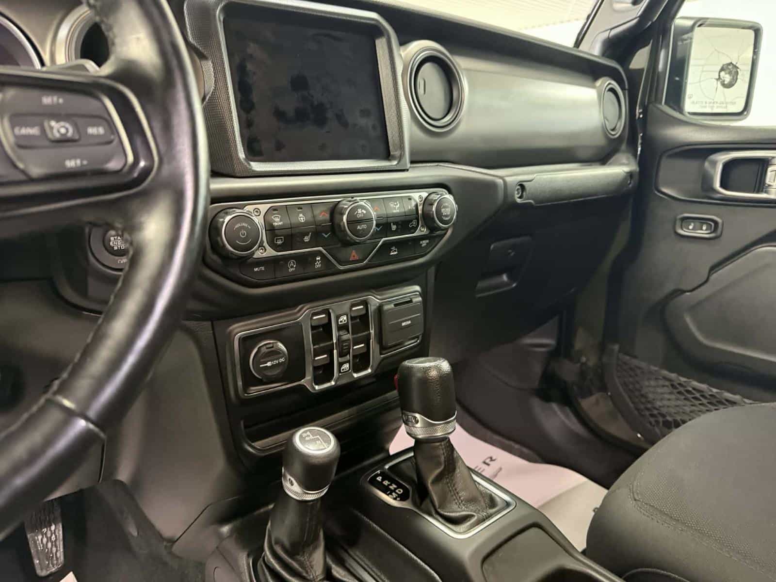 2022 Jeep Gladiator Sport Willy's - Image 11