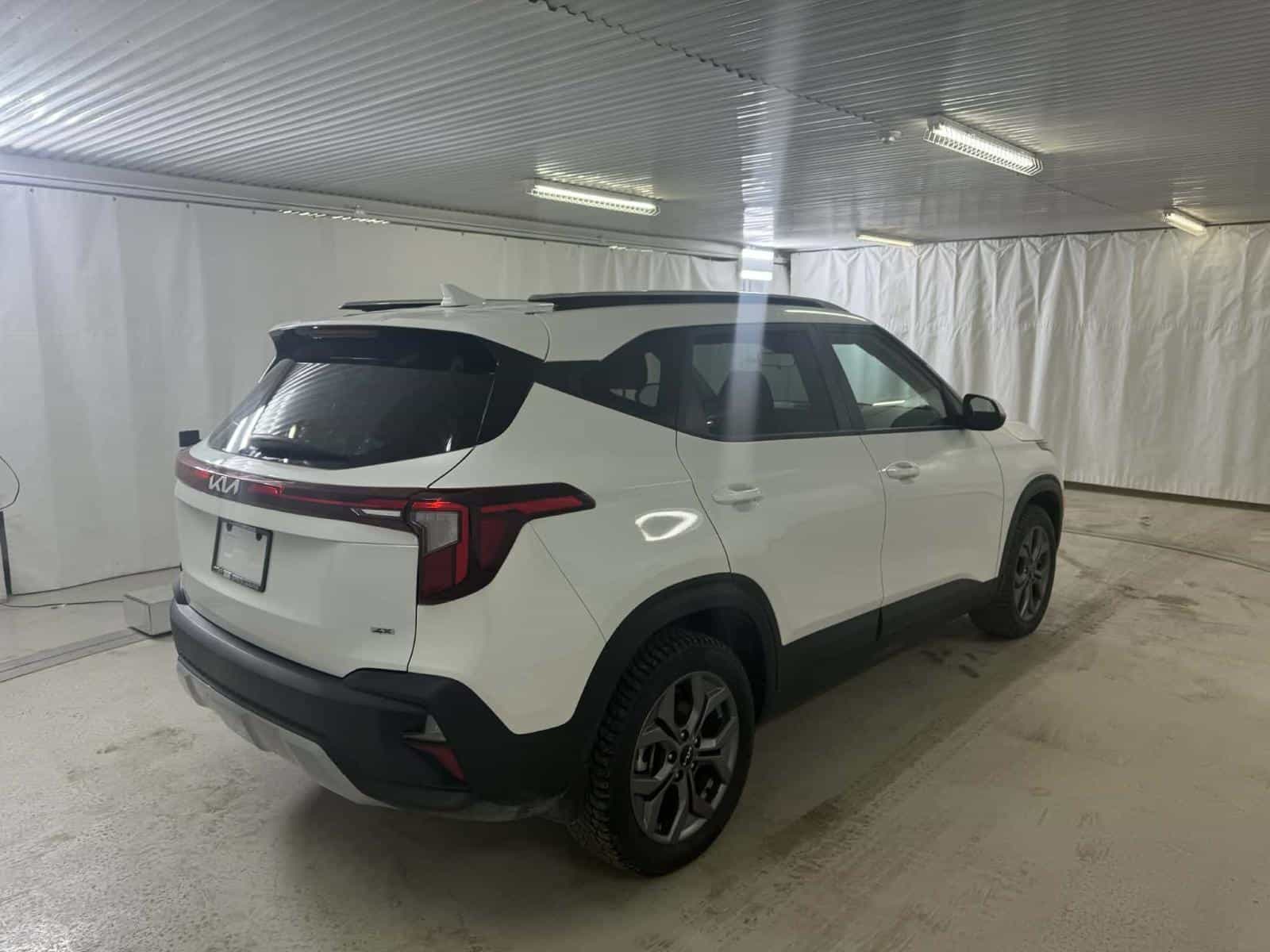 2024 Kia SELTOS LX LX - Image 5