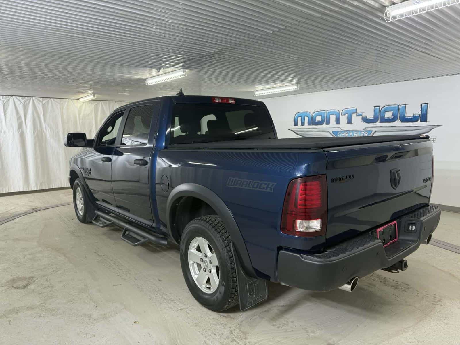 2021 RAM 1500 CLASSIC SLT Warlock - Image 3