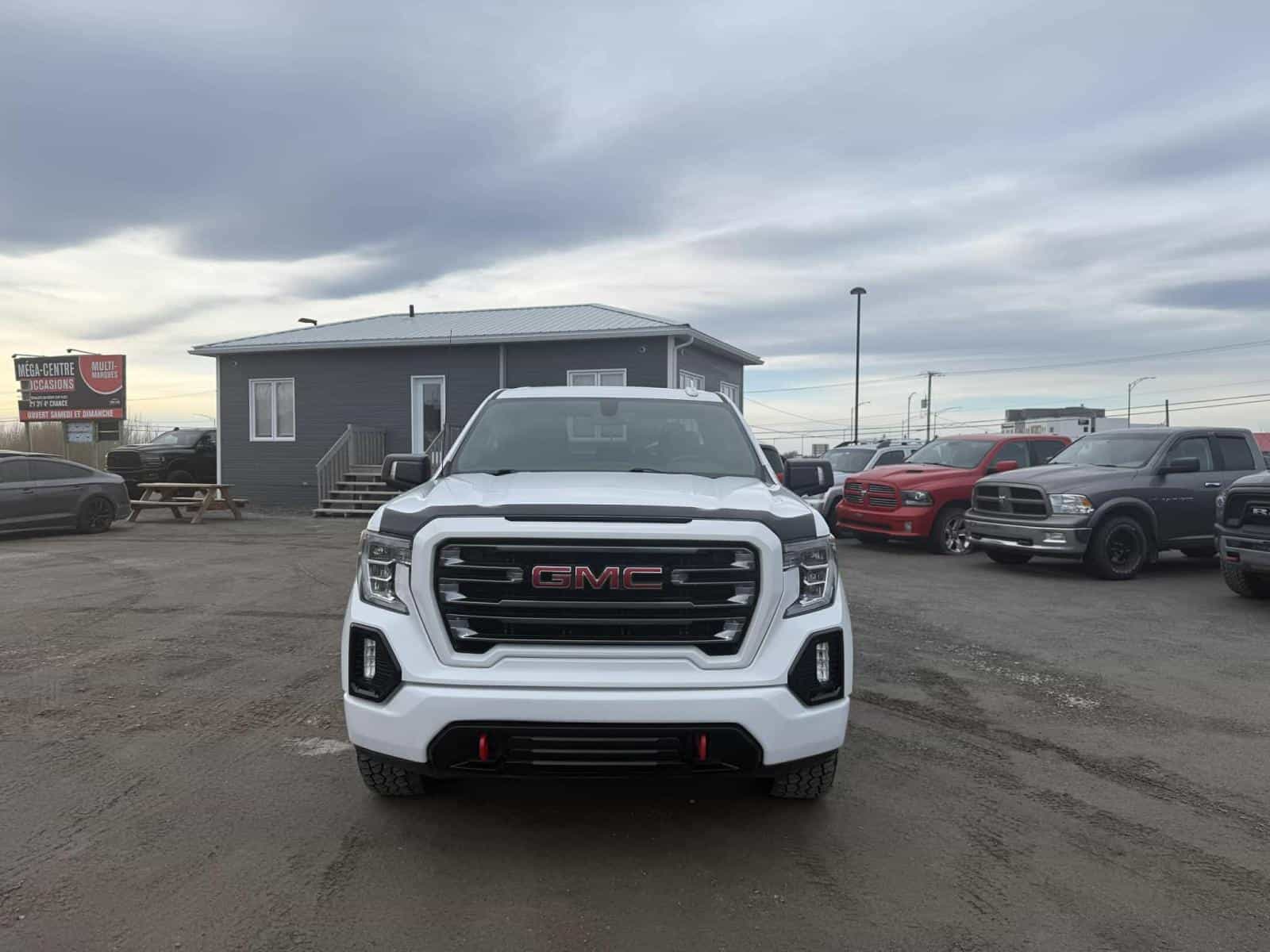 2022 GMC Sierra AT4 - Image 2