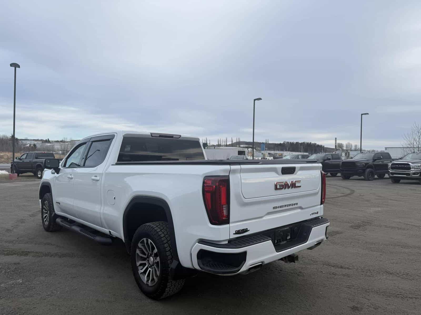 2022 GMC Sierra AT4 - Image 7