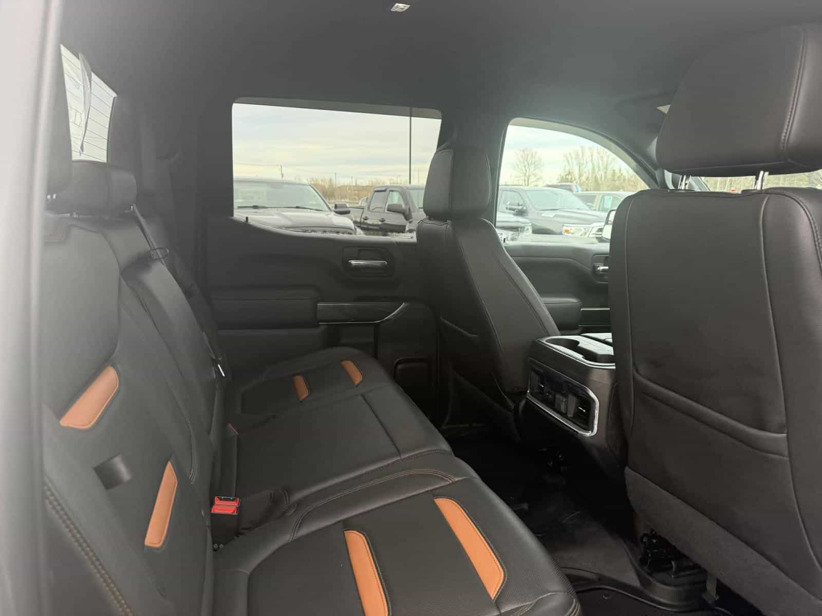 2022 GMC Sierra AT4 - Image 9