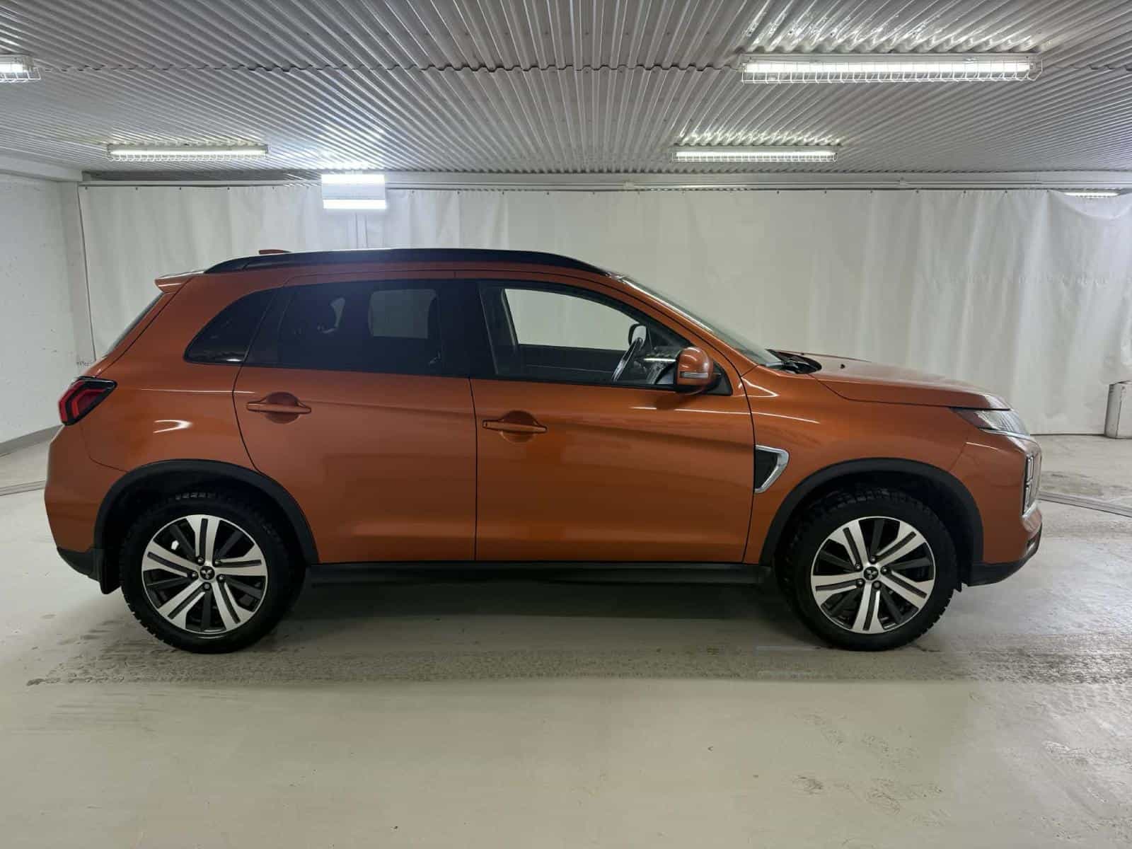 2022 Mitsubishi RVR SEL - Image 6