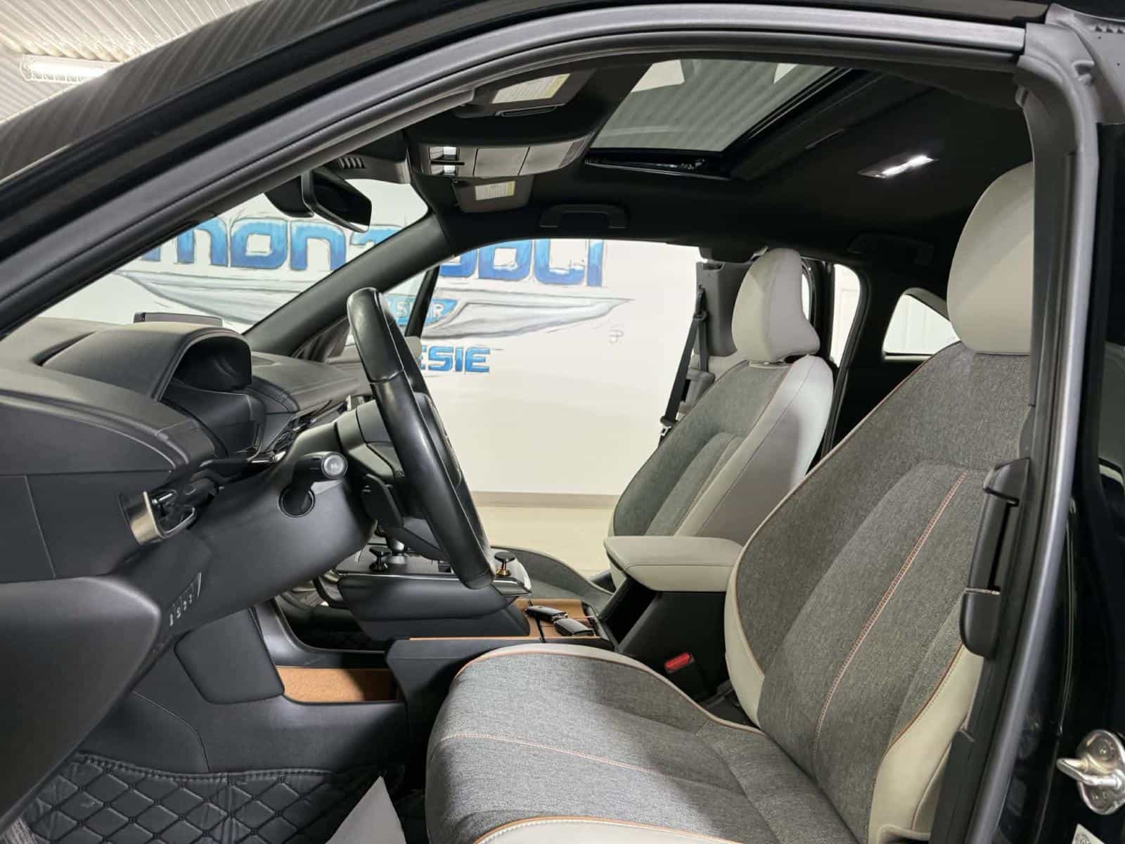 2022 Mazda MX-30 GT - Image 10