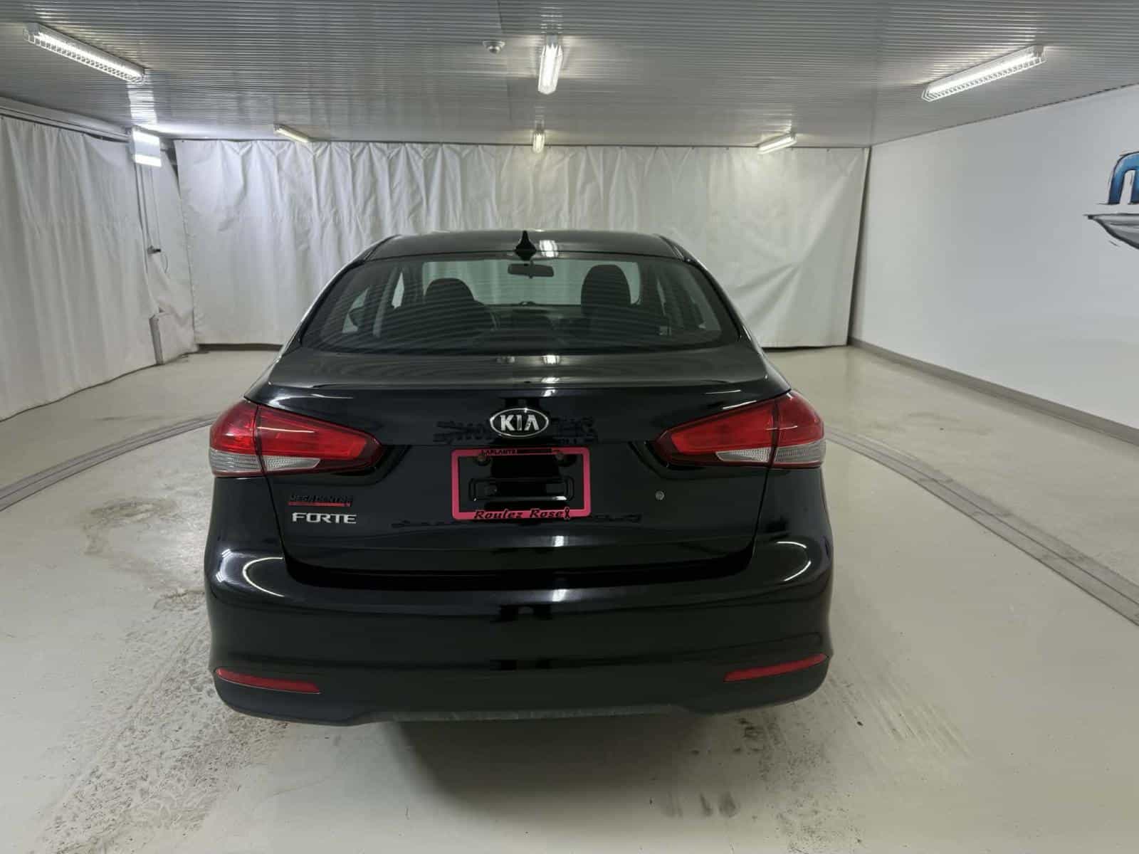 2017 Kia Forte LX - Image 4