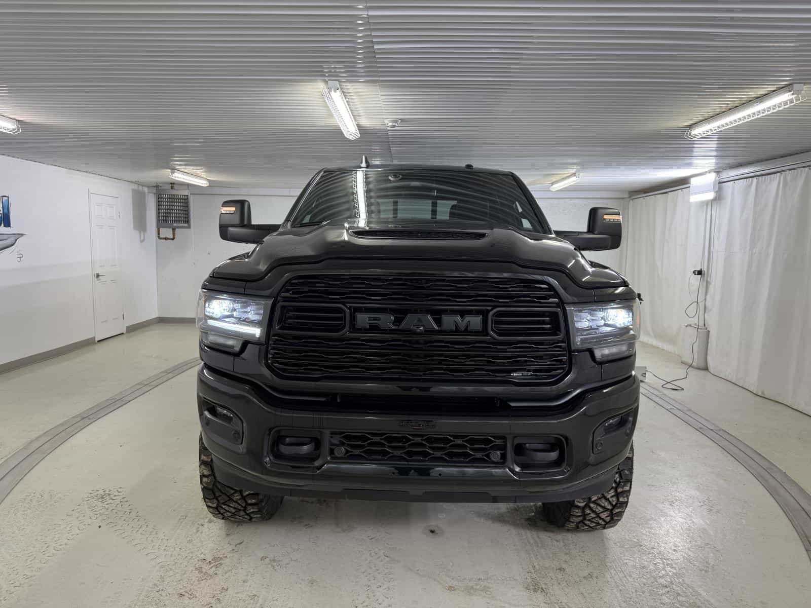 2024 RAM 2500 Limited - Image 8