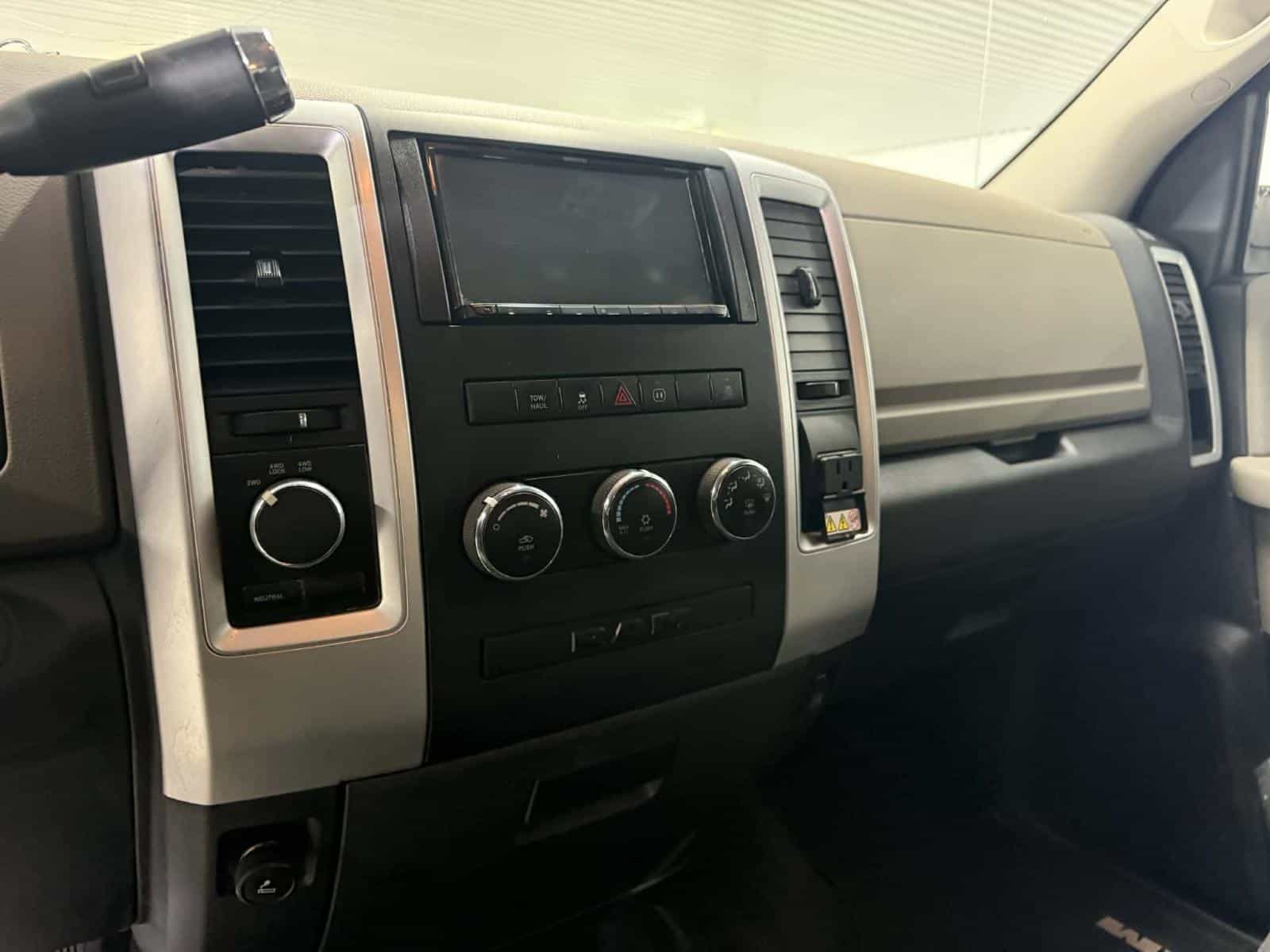 2012 RAM 2500 SLT - Image 11